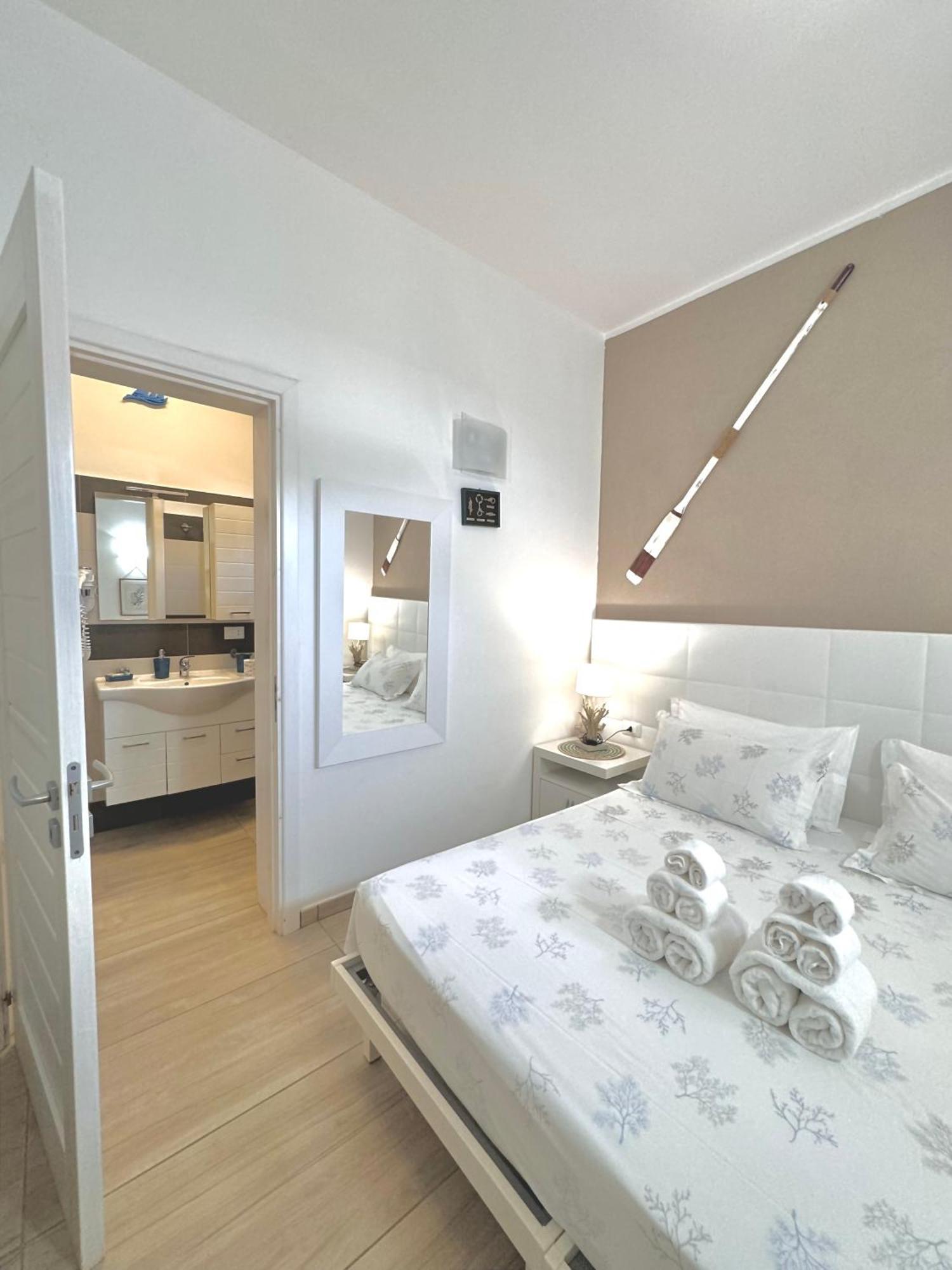 Aquarama Rooms & Apartments Torre Squillace Zewnętrze zdjęcie